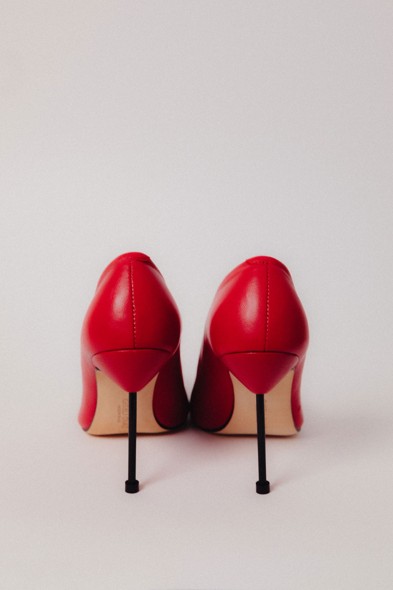 VIC RED PUMPS - Imagem 4